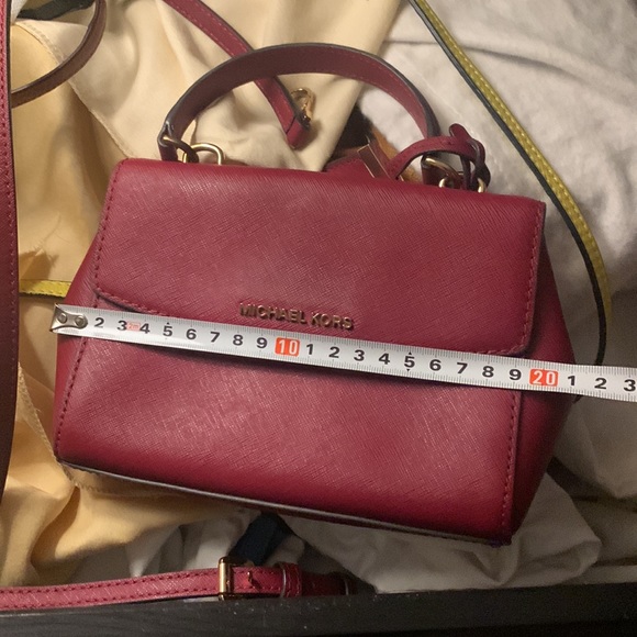 Michael Kors crossbody purse - Picture 7 of 9